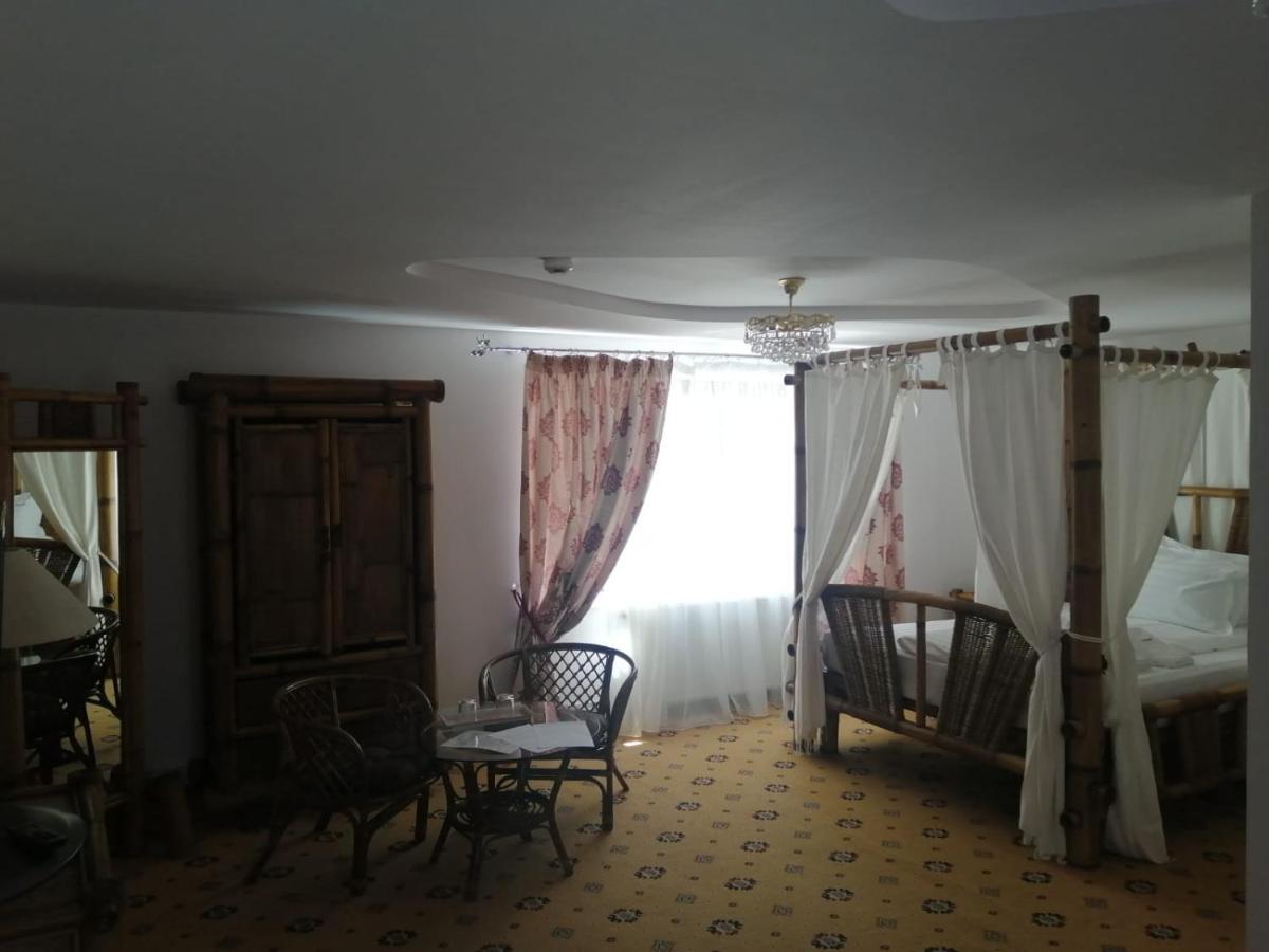 Pensiunea Rosenau Risnov Exterior photo